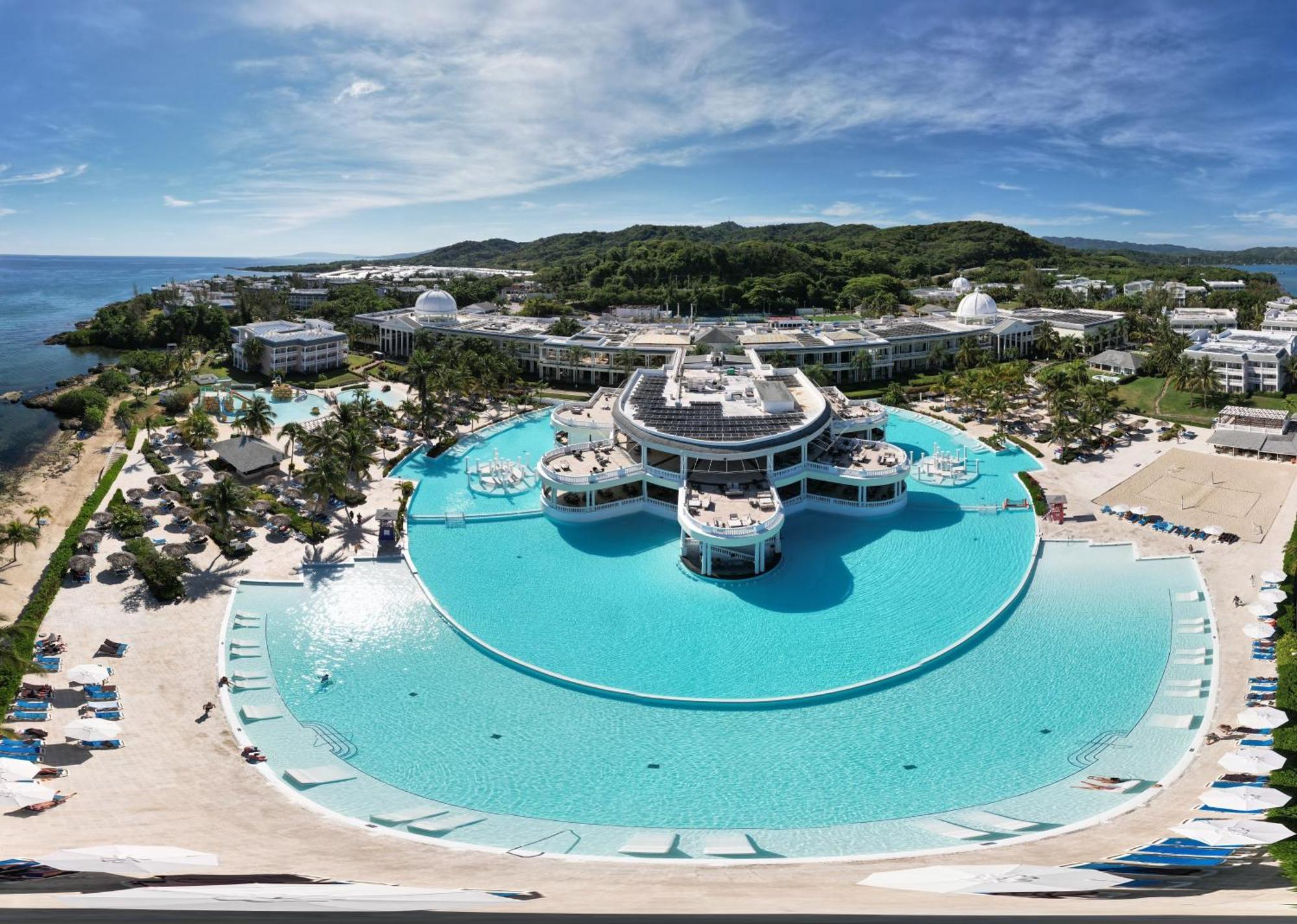 The Signature Level At Grand Palladium Lady Hamilton Resort & Spa 卢西 外观 照片