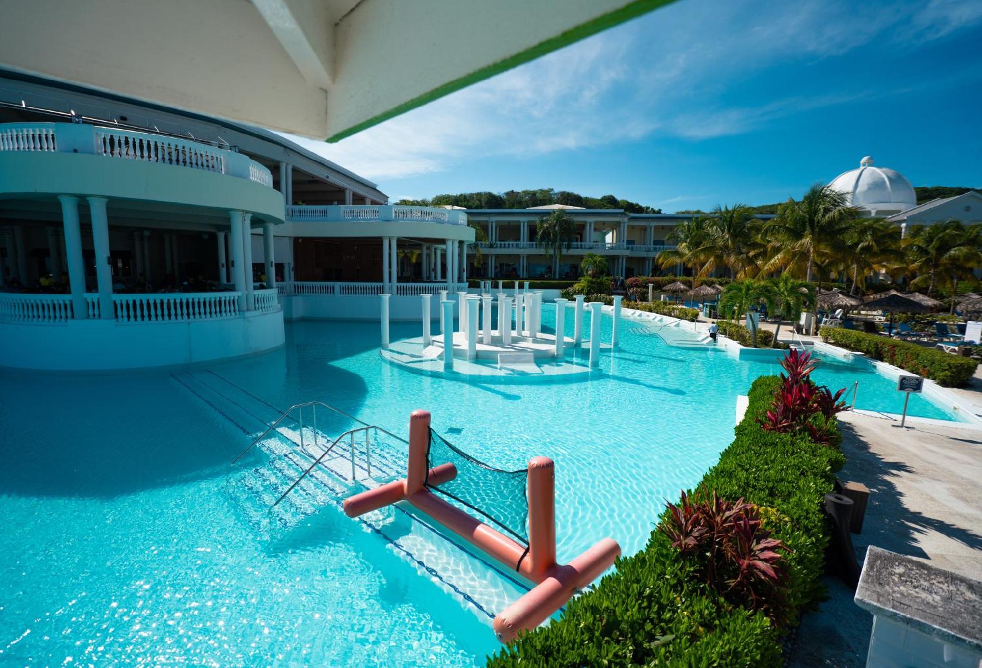 The Signature Level At Grand Palladium Lady Hamilton Resort & Spa 卢西 外观 照片
