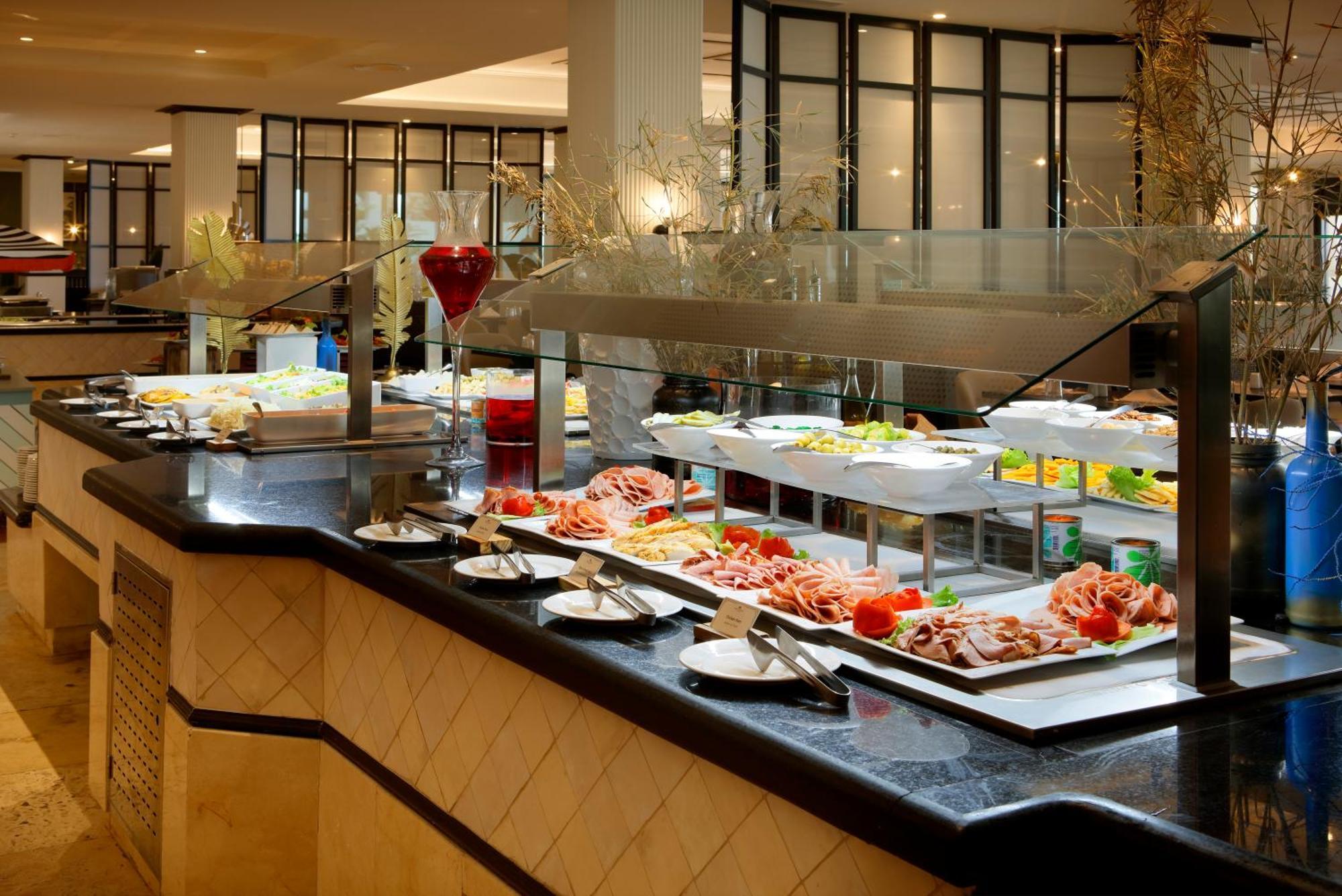 The Signature Level At Grand Palladium Lady Hamilton Resort & Spa 卢西 外观 照片
