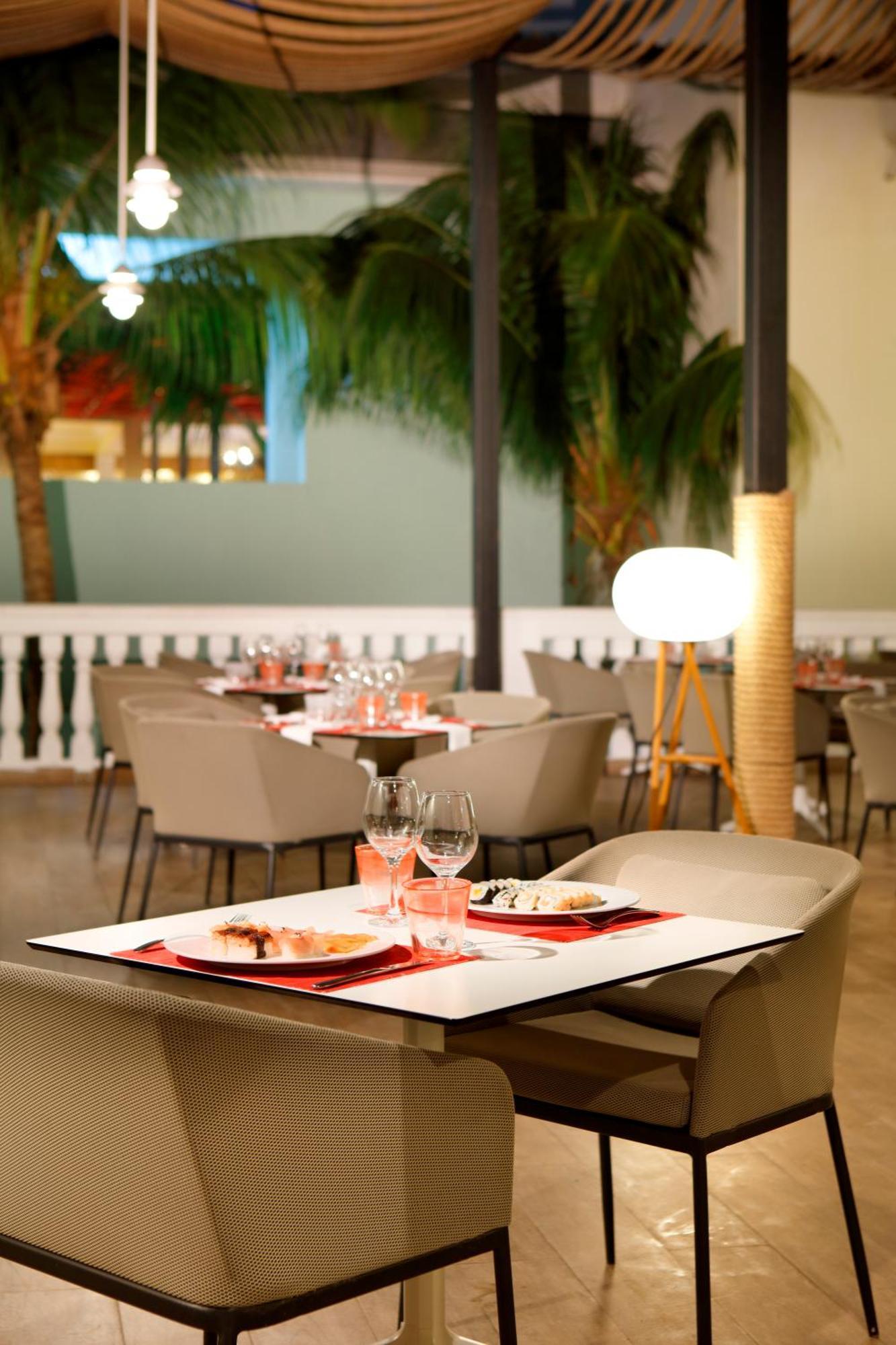 The Signature Level At Grand Palladium Lady Hamilton Resort & Spa 卢西 外观 照片