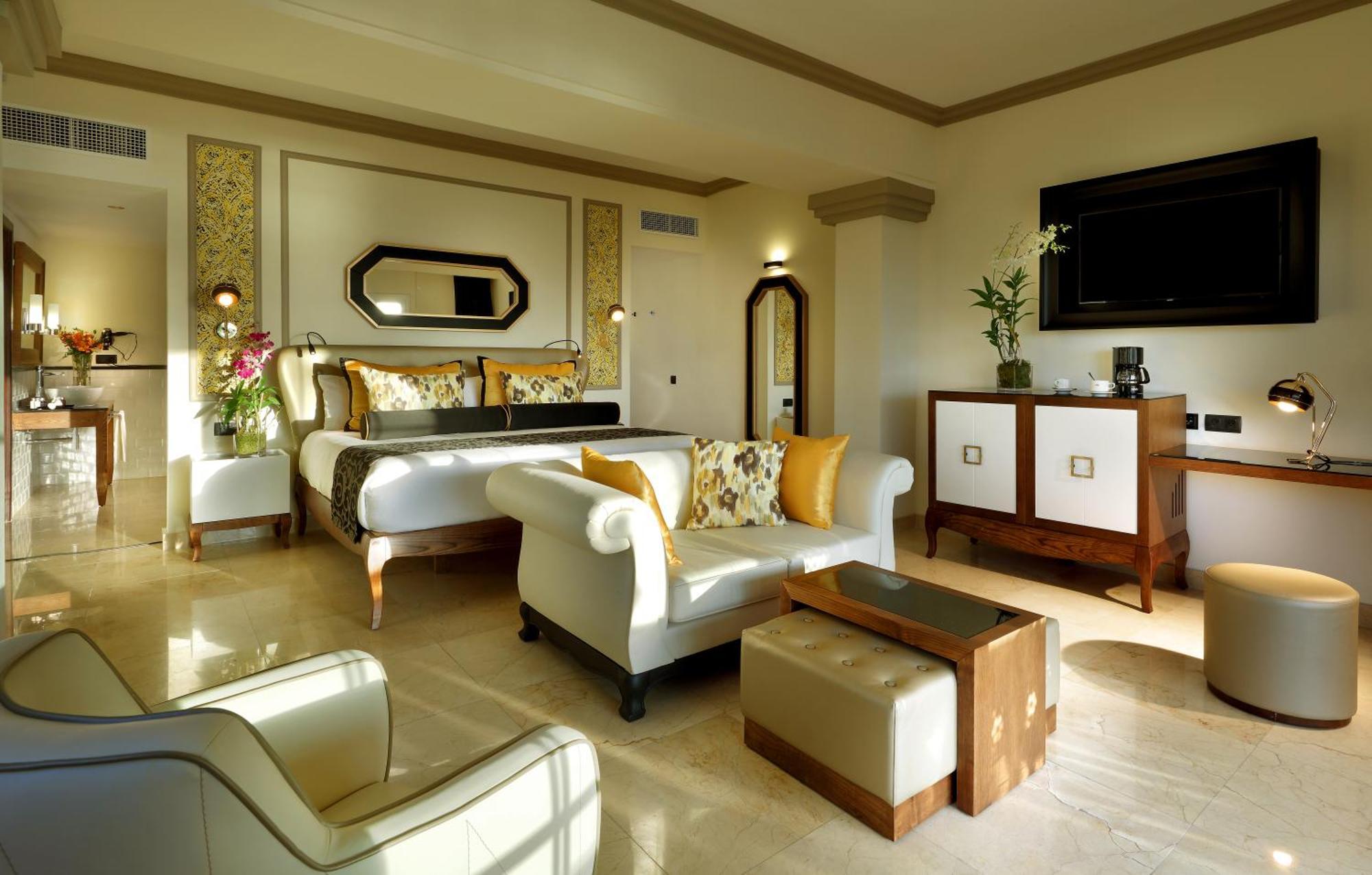 The Signature Level At Grand Palladium Lady Hamilton Resort & Spa 卢西 外观 照片