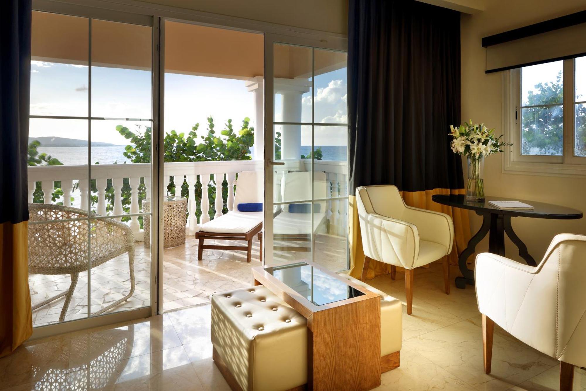 The Signature Level At Grand Palladium Lady Hamilton Resort & Spa 卢西 外观 照片