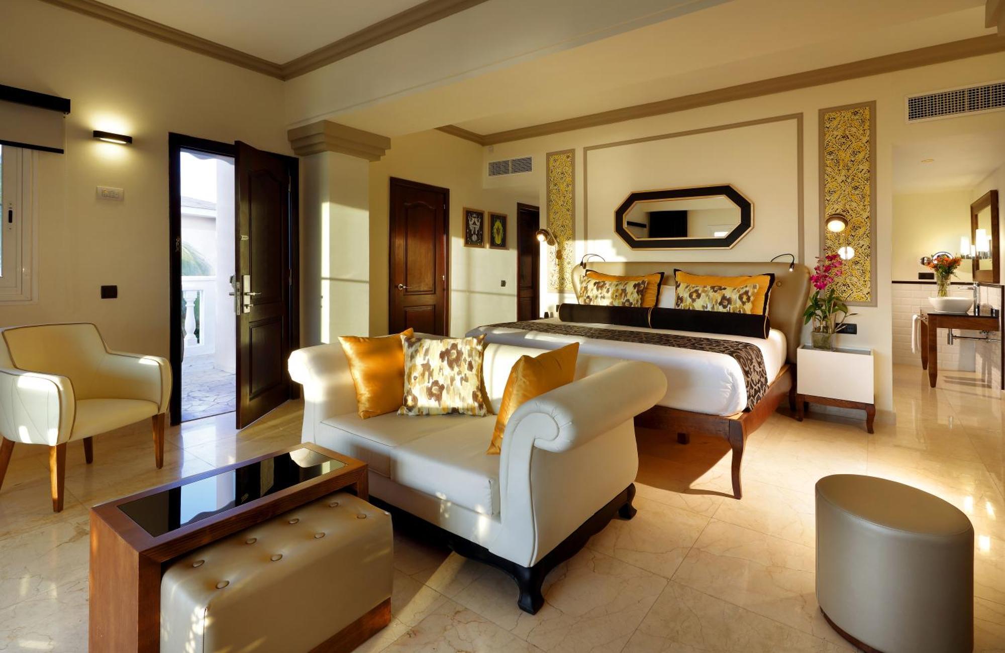 The Signature Level At Grand Palladium Lady Hamilton Resort & Spa 卢西 外观 照片